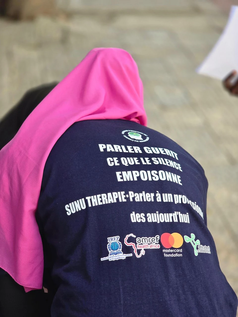 T-shirt de campagne : Parler guérit ce que le silence empoisonne